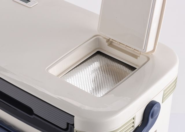 Nomad Medical Cooler 28L with Hard Ice Bricks-139052