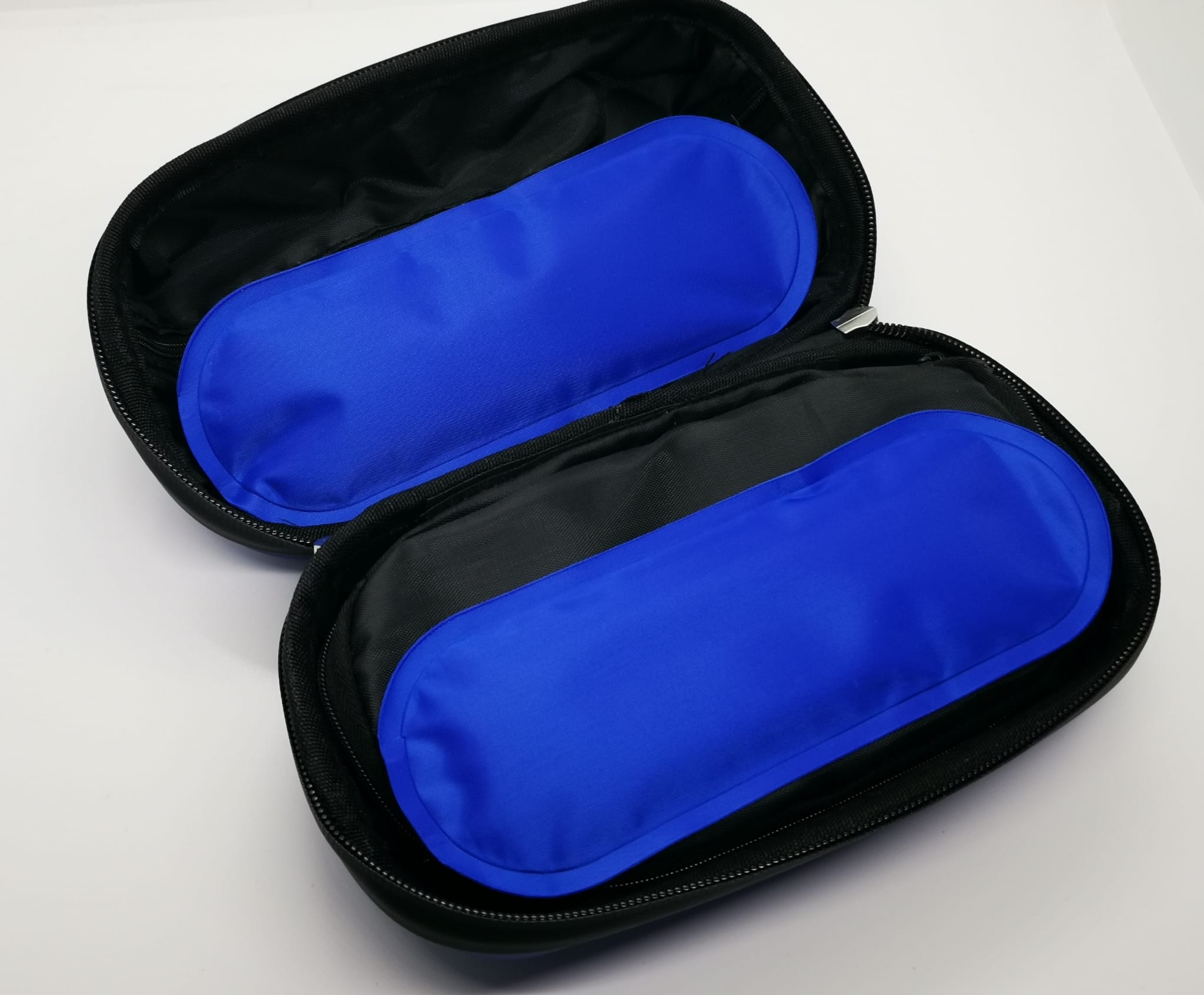 LED Waterproof Insulin Carrier with inner pocket and coolants - Image 2